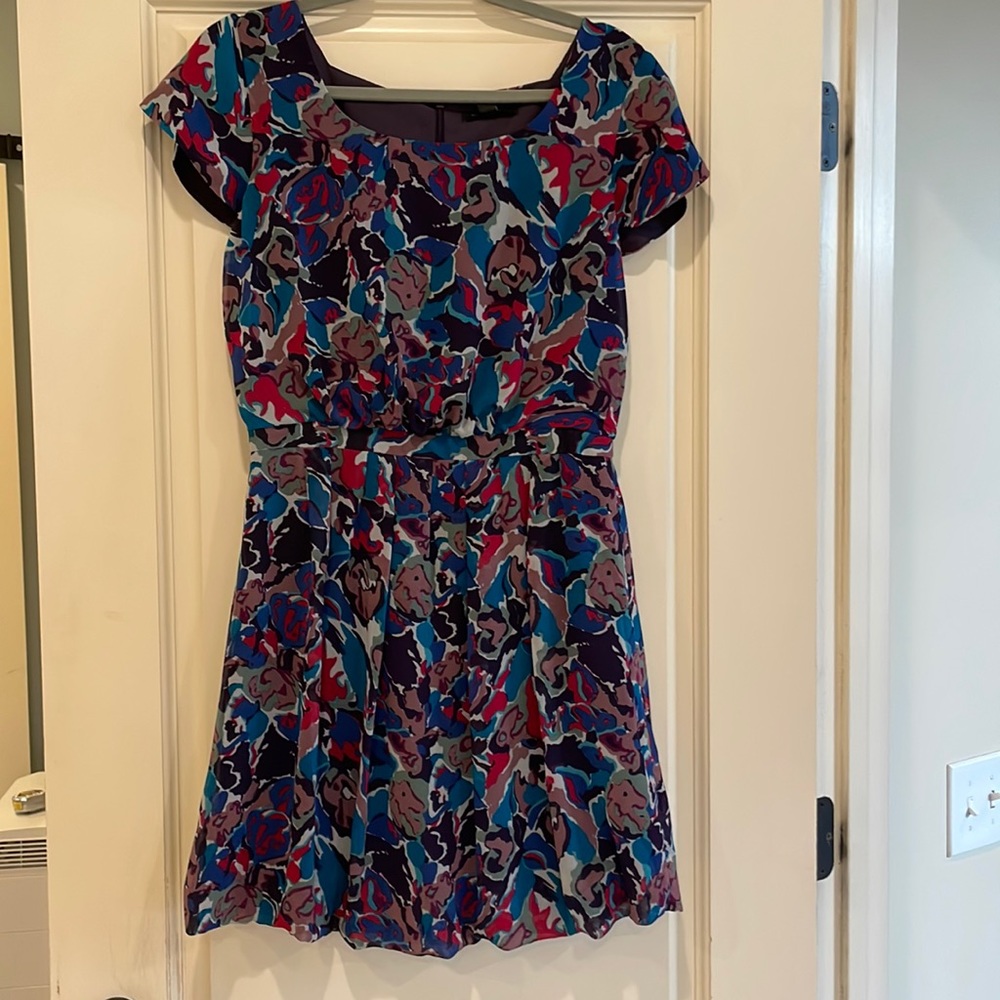 Flirty banana republic dress, size 6.